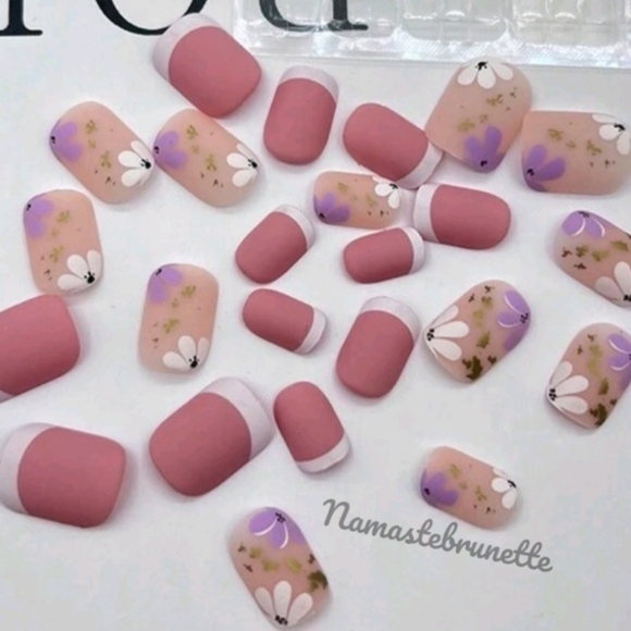 Floral Pink Matte Press On Nails - Picture 4 of 17